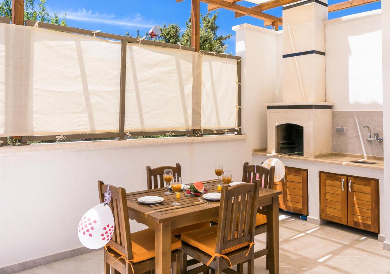 Villa 2 Sleeps 4 Isolated Honeymoon-Villa Sardunya Kaş Exterior photo