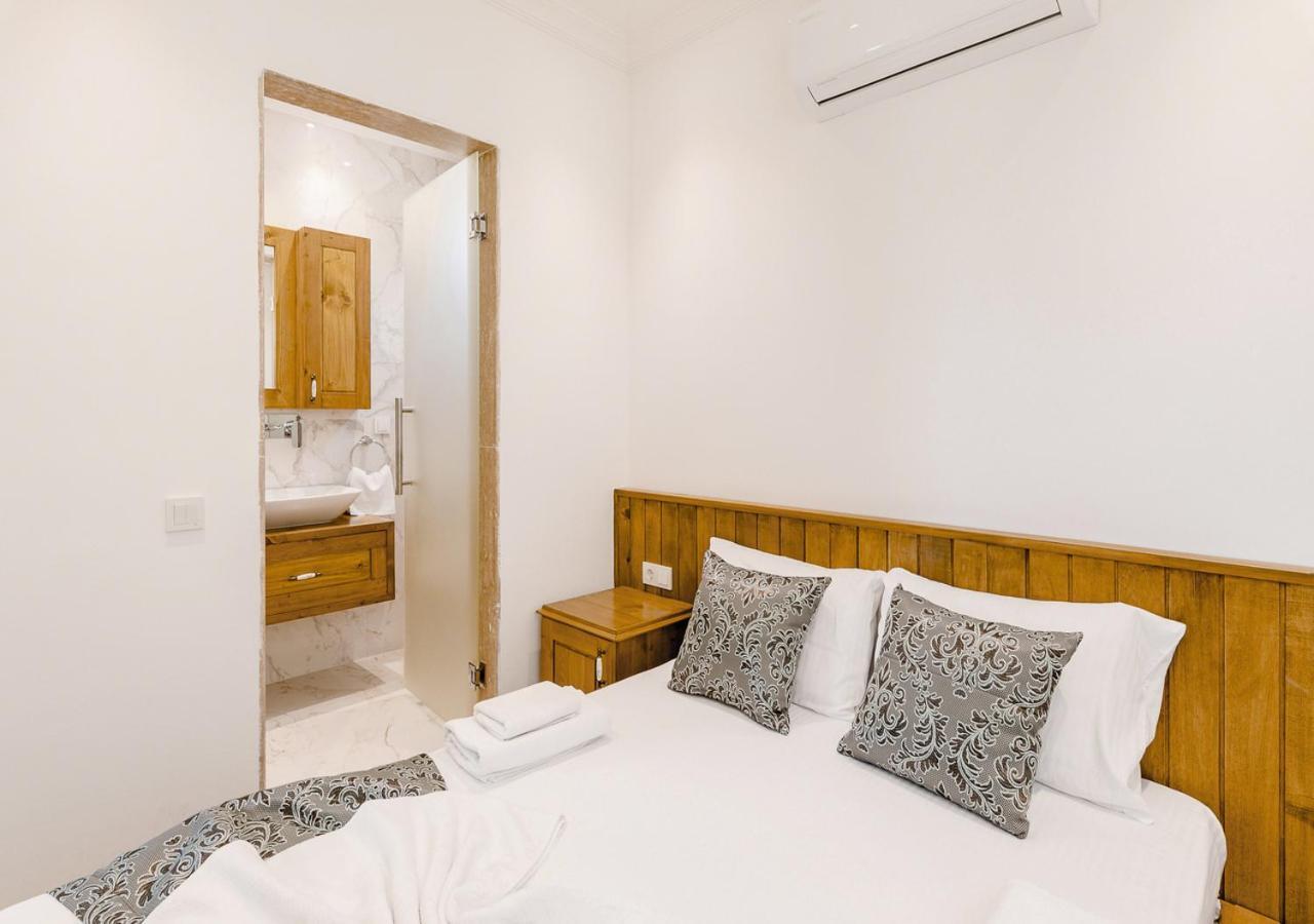 Villa 2 Sleeps 4 Isolated Honeymoon-Villa Sardunya Kaş Exterior photo