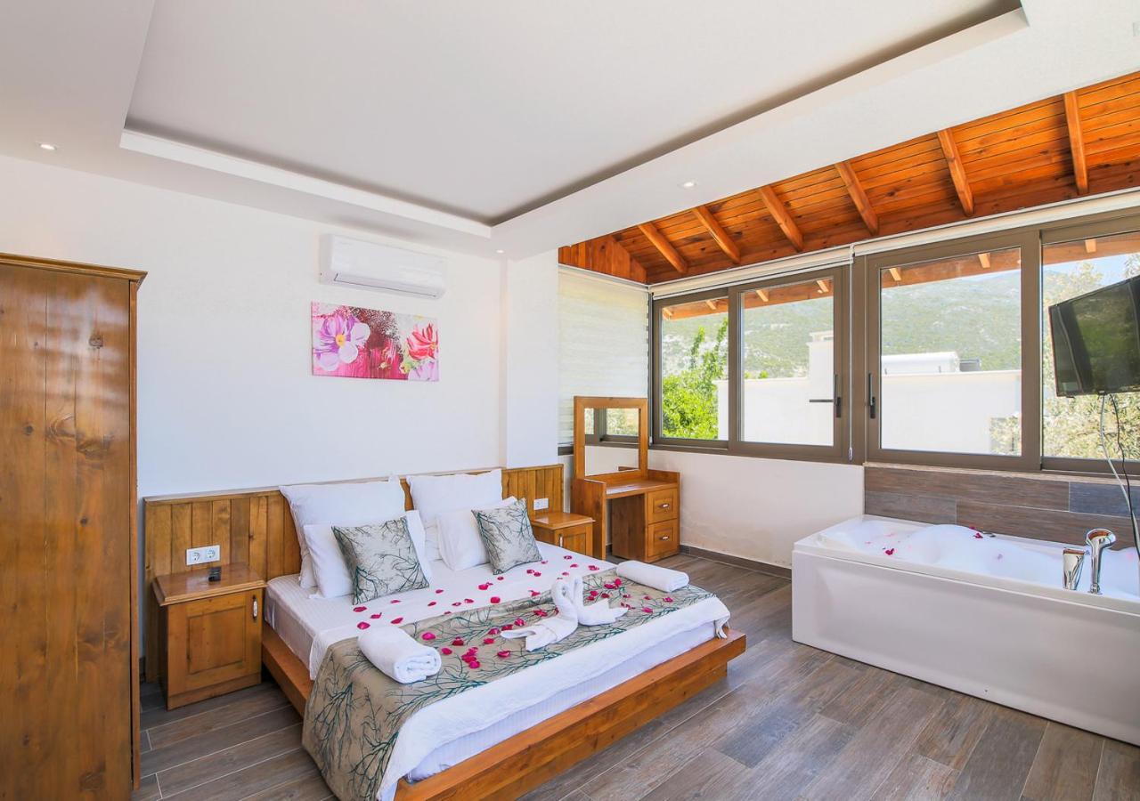Villa 2 Sleeps 4 Isolated Honeymoon-Villa Sardunya Kaş Exterior photo